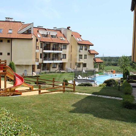 Eggo Apartment - Oasis Beach Apartments Kamchia Близнаци Екстериор снимка