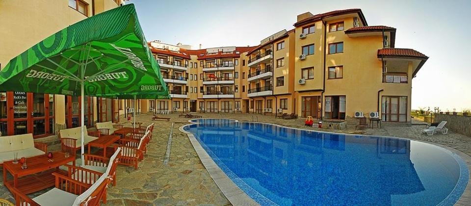 Eggo Apartment - Oasis Beach Apartments Kamchia Близнаци Екстериор снимка