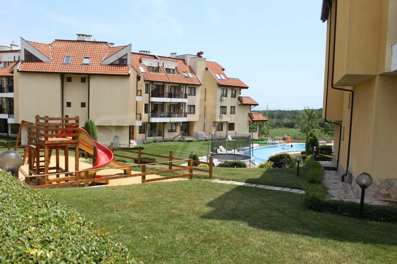 Eggo Apartment - Oasis Beach Apartments Kamchia Близнаци Екстериор снимка