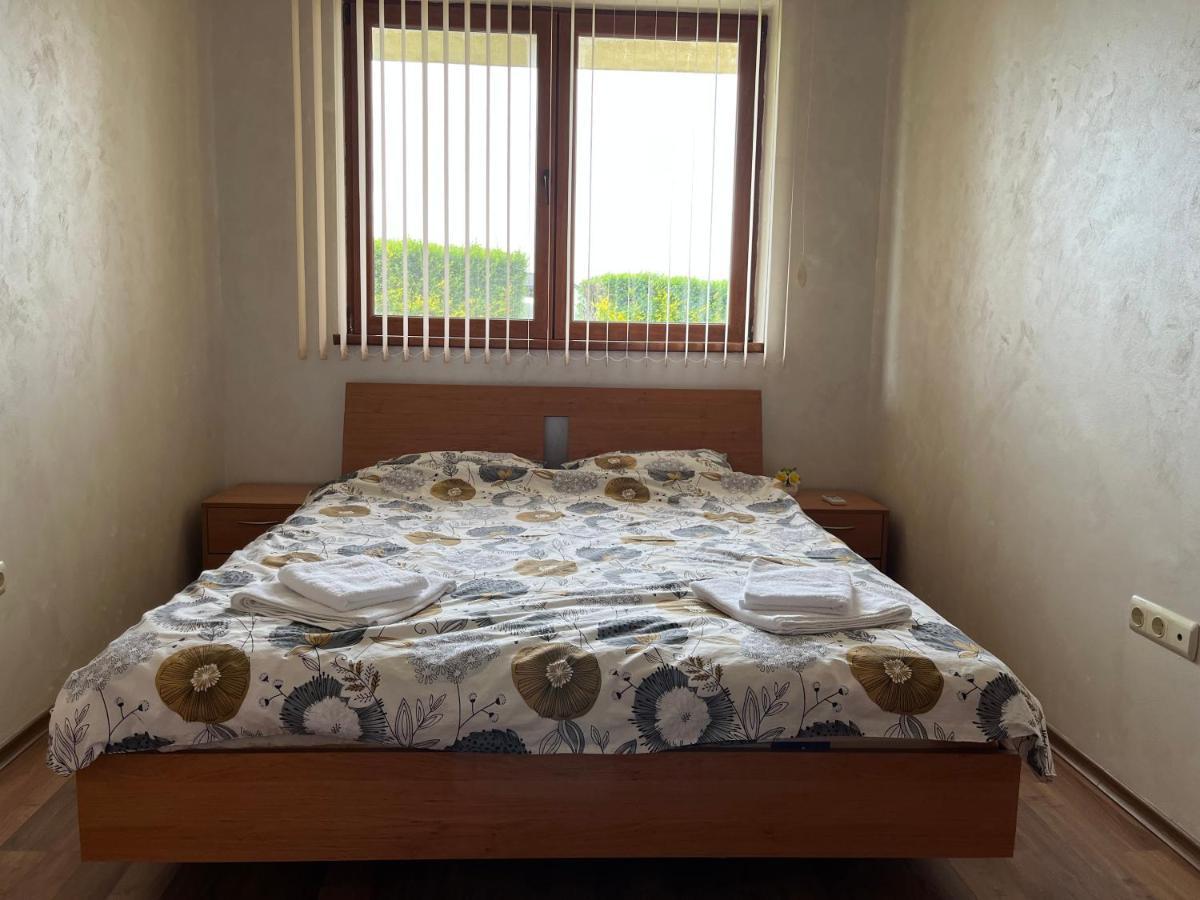 Eggo Apartment - Oasis Beach Apartments Kamchia Близнаци Екстериор снимка