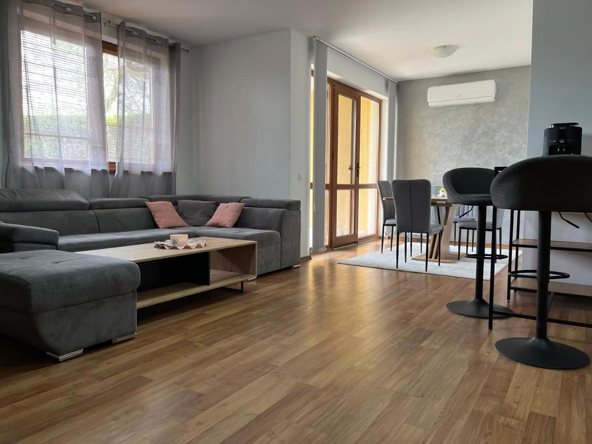 Eggo Apartment - Oasis Beach Apartments Kamchia Близнаци Екстериор снимка